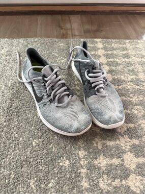 Women’s Nike shoes